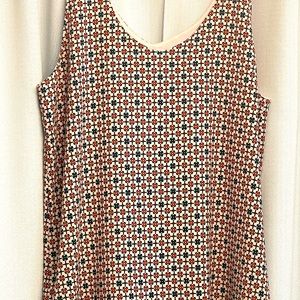 Halogen Sleeveless V-neck Blouse, Size XL. Fully lined.